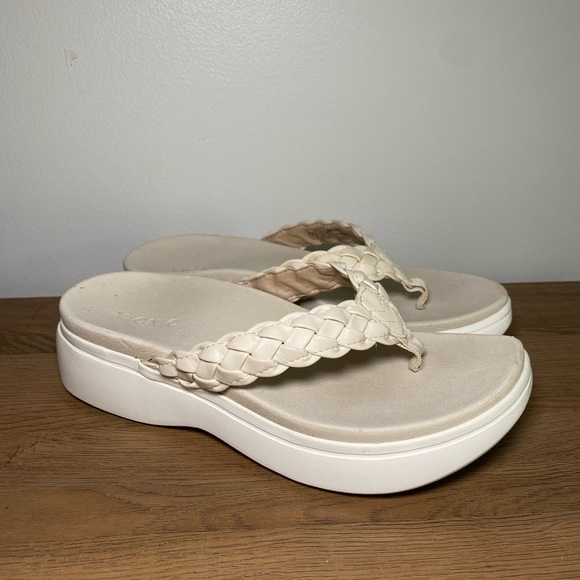 Vionic Kenji Braided Platform Thong Sandals Cream Size 7 Beachy Comfort - Picture 1 of 7